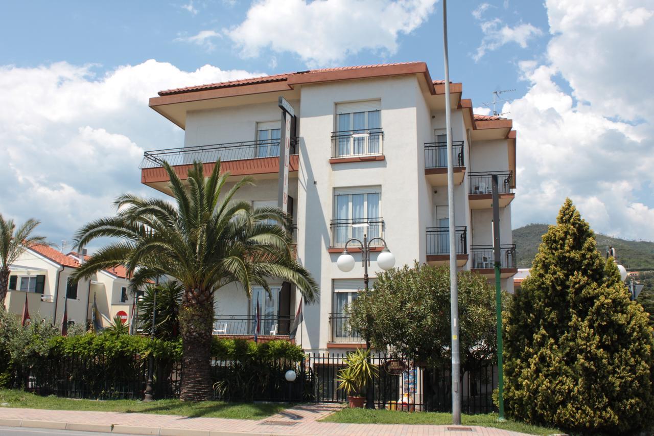 Residence Colibrì Family&Bike Loano Exterior foto